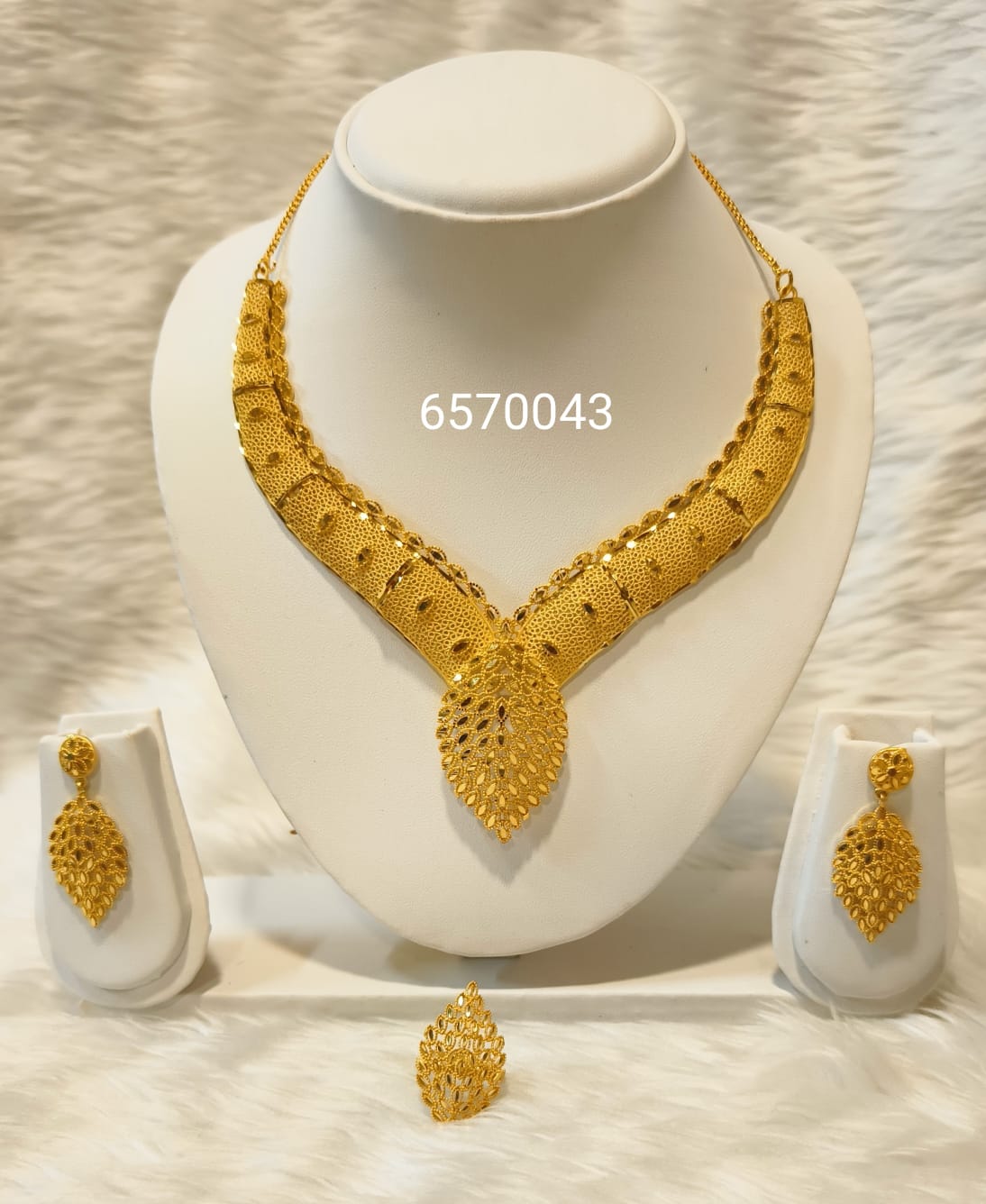 Collar 0568