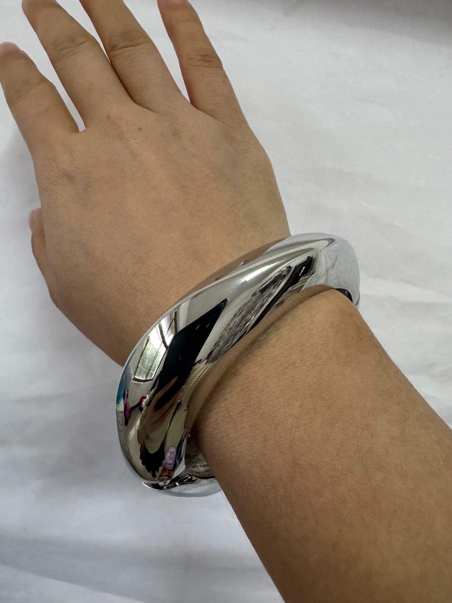 Vintage Chunky Irregular Cuff Bracelet – Gold & Silver Plated Smooth Metal Bangle for Women & Men