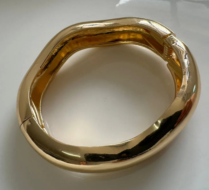 Vintage Chunky Irregular Cuff Bracelet – Gold & Silver Plated Smooth Metal Bangle for Women & Men