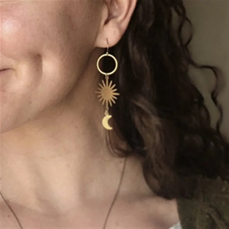 Gold Daisy Sunflower Hoop Earrings – Delicate Dangle Hoops for Women, Everyday & Gift Jewelry
