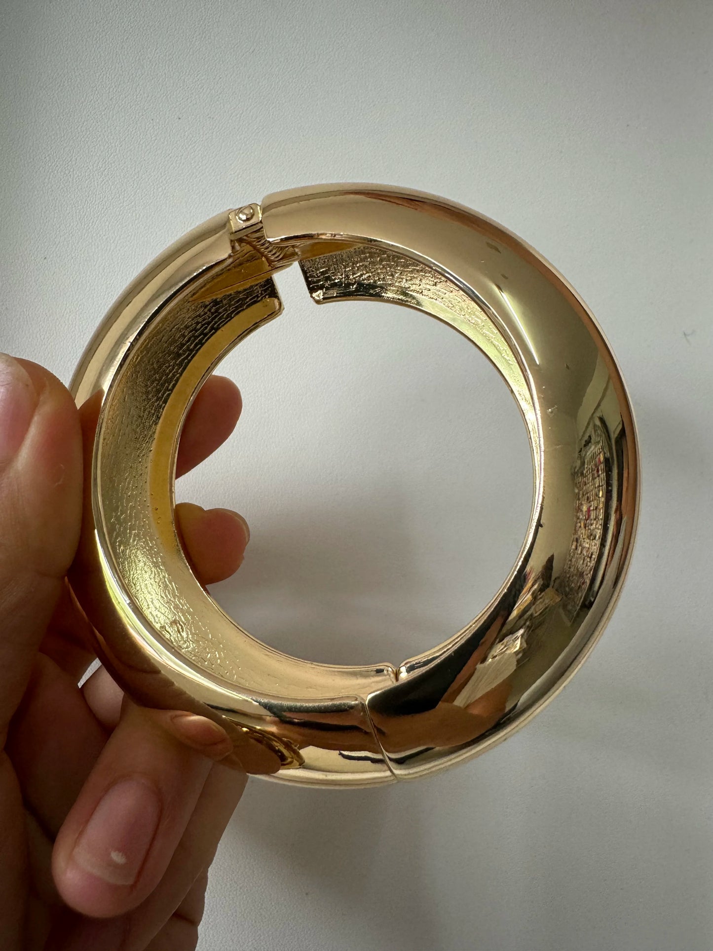 Vintage Chunky Irregular Cuff Bracelet – Gold & Silver Plated Smooth Metal Bangle for Women & Men
