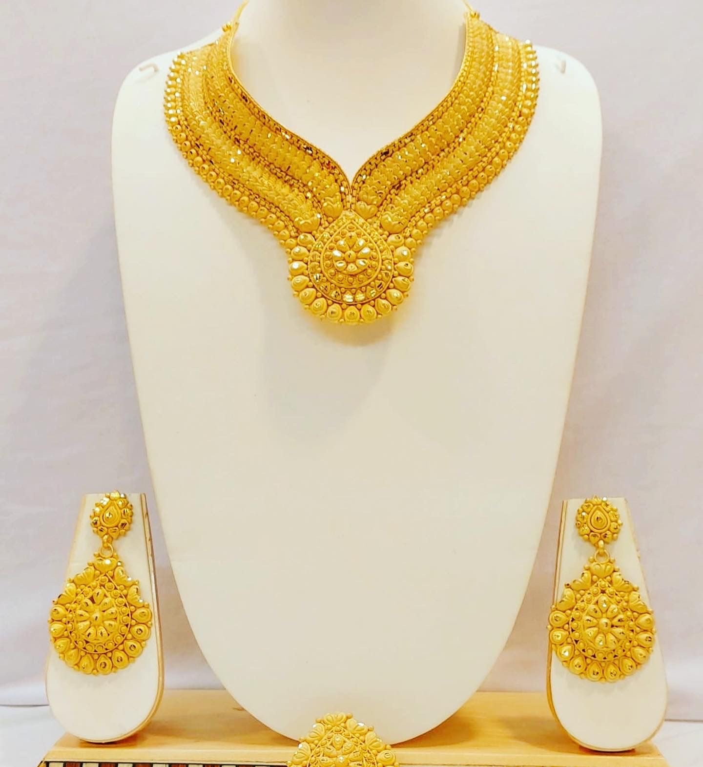 Collar 0534