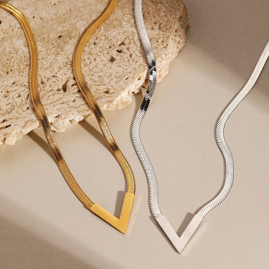 Geometric Stainless Steel Pendant Necklace – Minimalist Unisex Jewelry for Men & Women