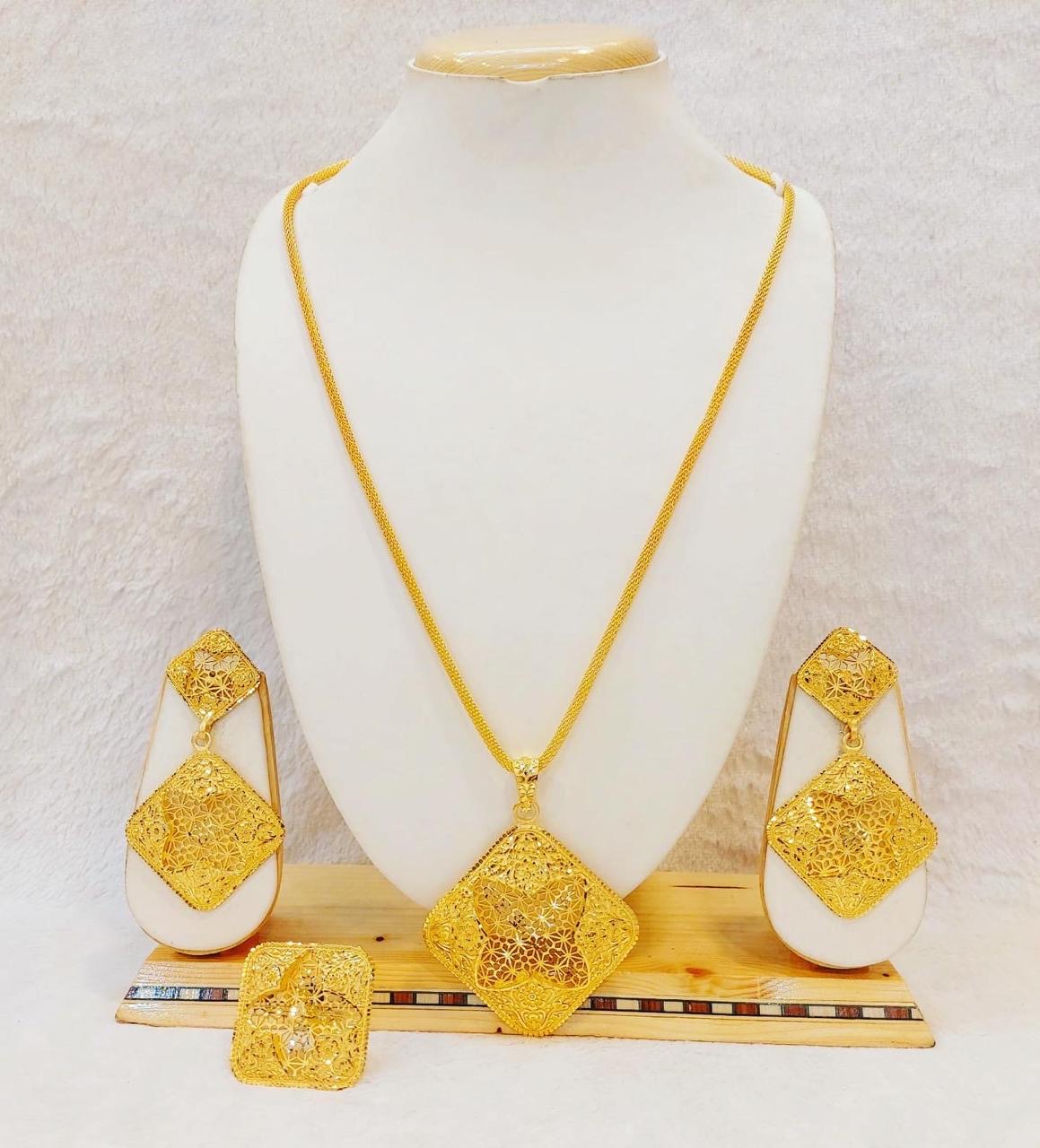 Collar 0484