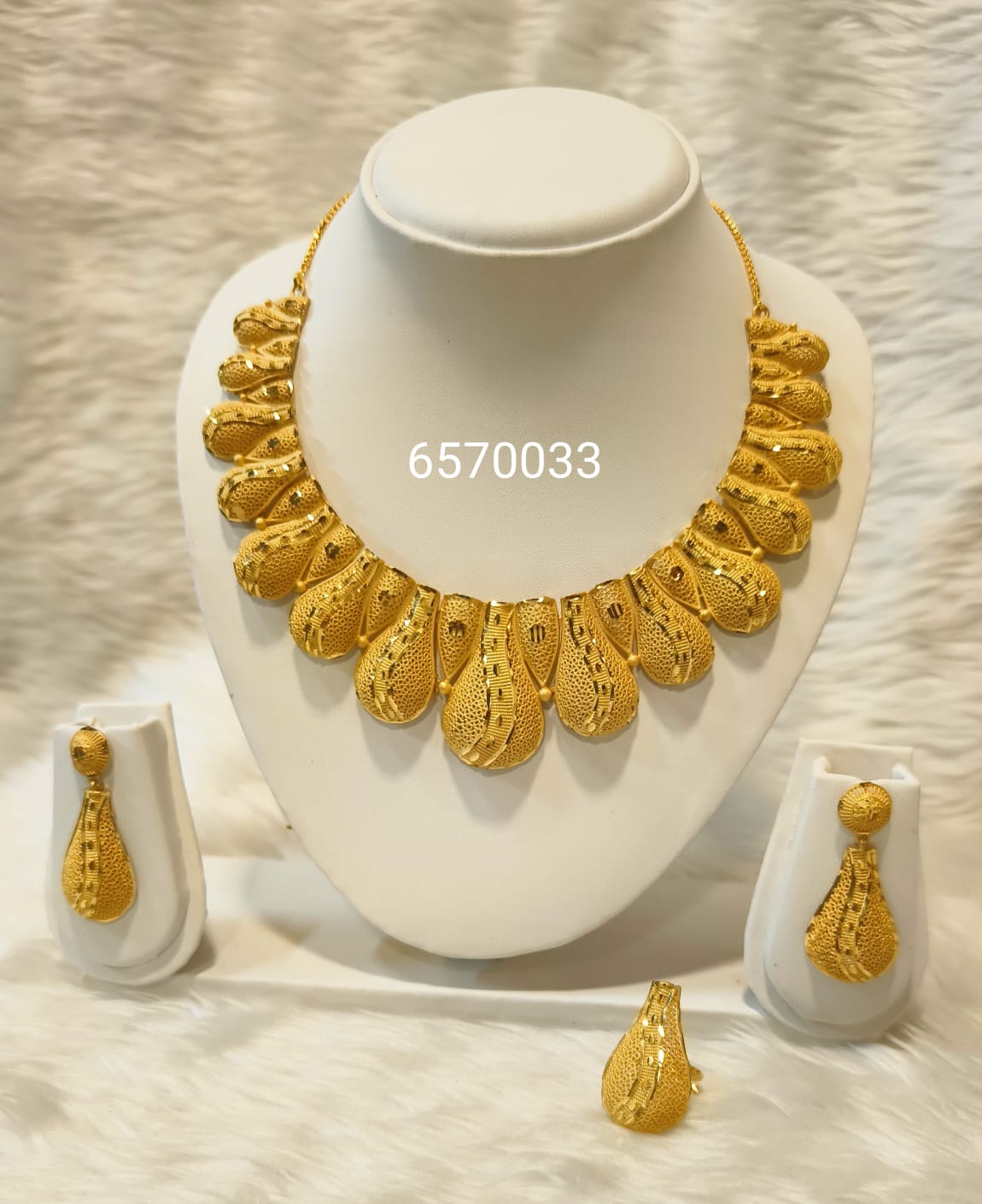Collier 0574