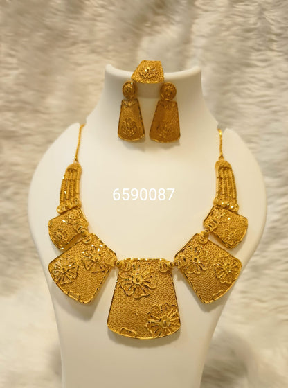 Collar 0584