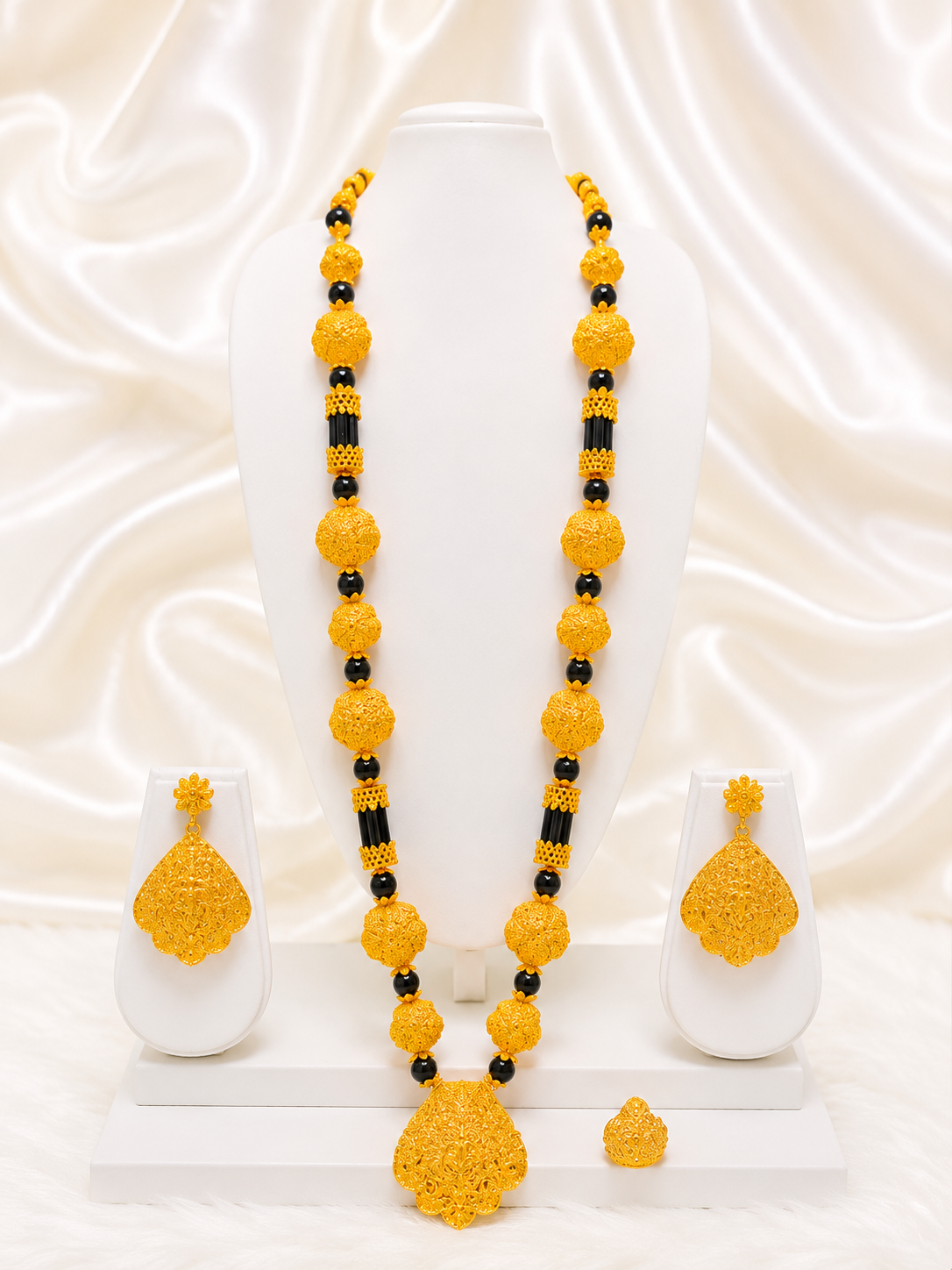 Ngalam Necklace 0042