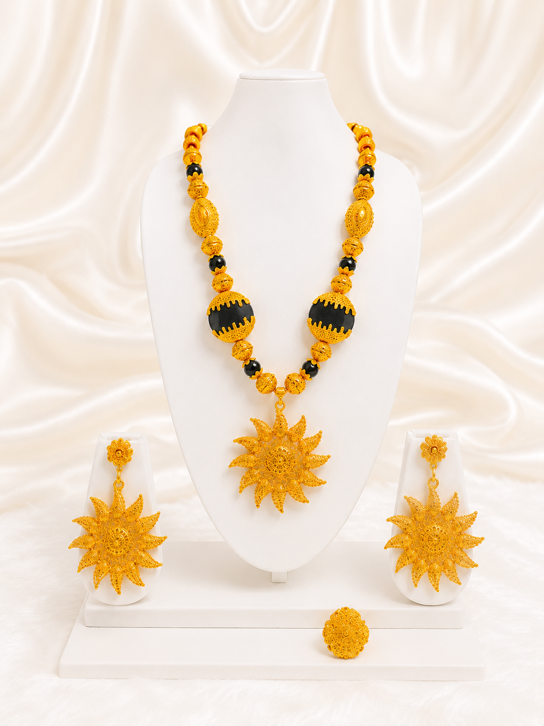 Ngalam Necklace 0048