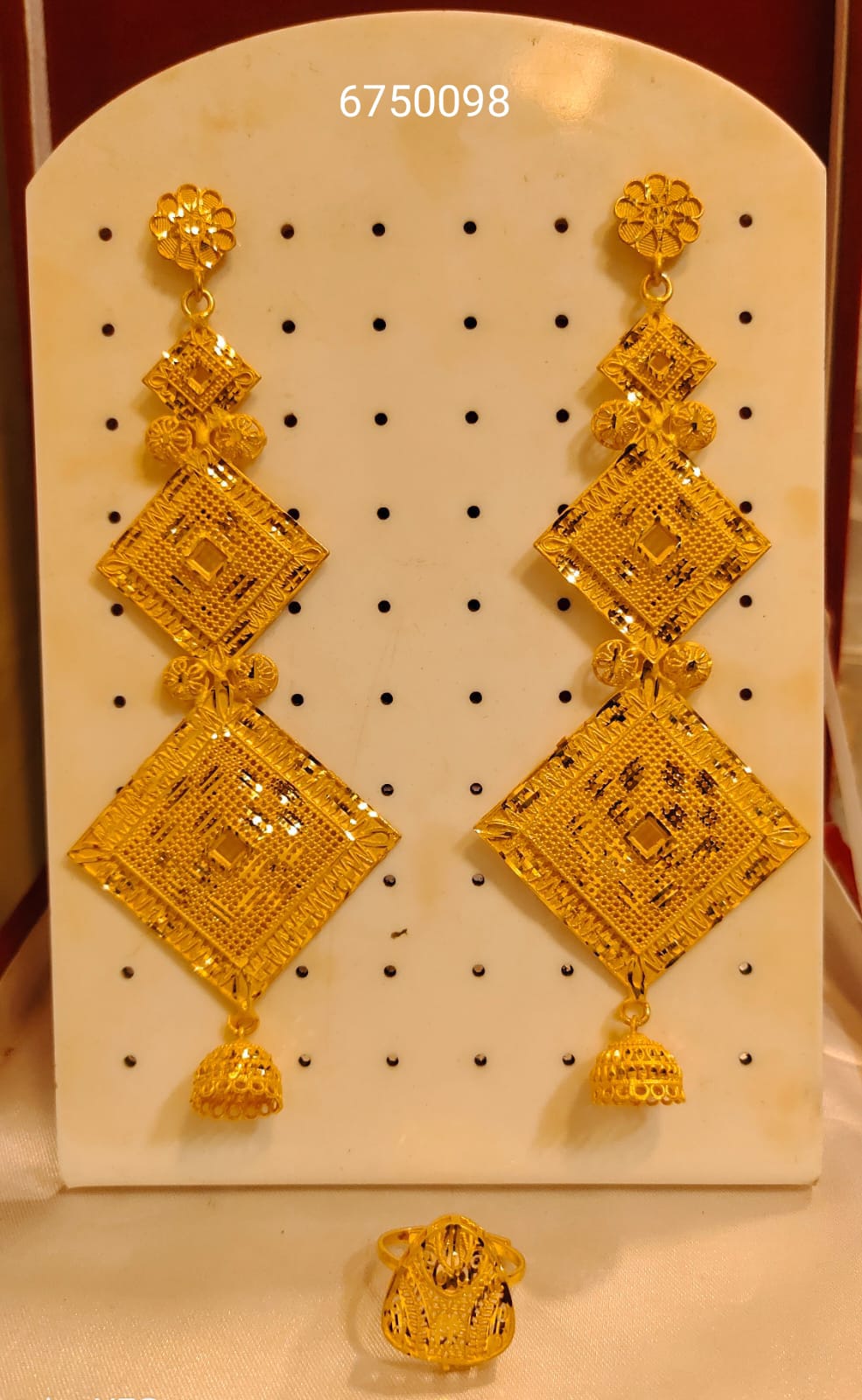 Boucle d'oreille 0004