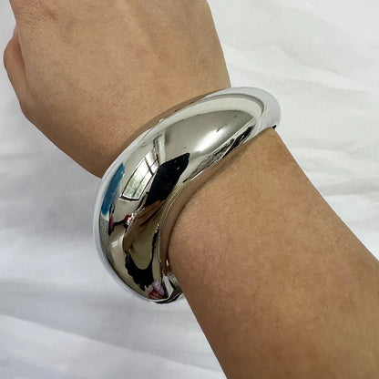 Vintage Chunky Irregular Cuff Bracelet – Gold & Silver Plated Smooth Metal Bangle for Women & Men