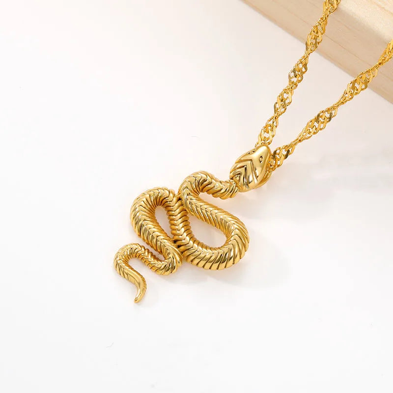Collier pendentif serpent gothique – Ras-de-cou en acier inoxydable doré pour femme