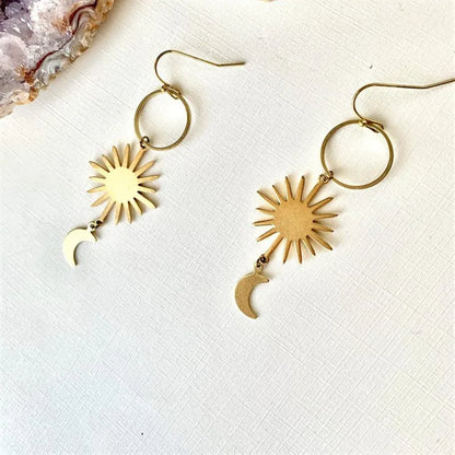 Gold Daisy Sunflower Hoop Earrings – Delicate Dangle Hoops for Women, Everyday & Gift Jewelry