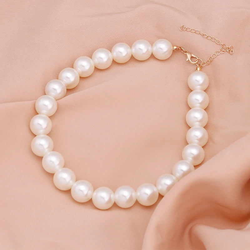 Collier ras du cou classique en perles d'imitation pour femme – Élégant collier de perles pour mariée et mariage