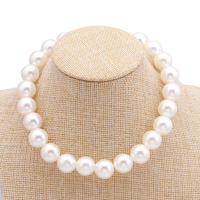 Collier ras du cou classique en perles d'imitation pour femme – Élégant collier de perles pour mariée et mariage