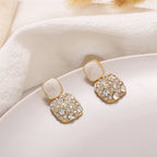 Pendientes geométricos vintage de cristal morado para mujer: pendientes colgantes irregulares y brillantes | ELARIAH