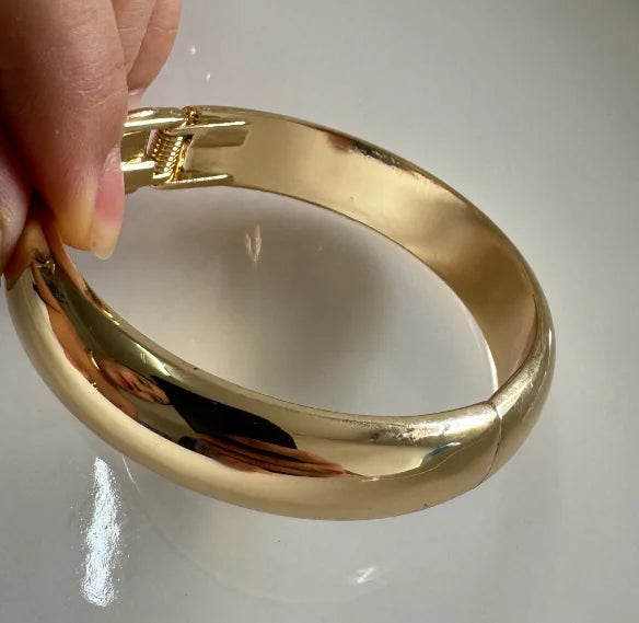 Vintage Chunky Irregular Cuff Bracelet – Gold & Silver Plated Smooth Metal Bangle for Women & Men