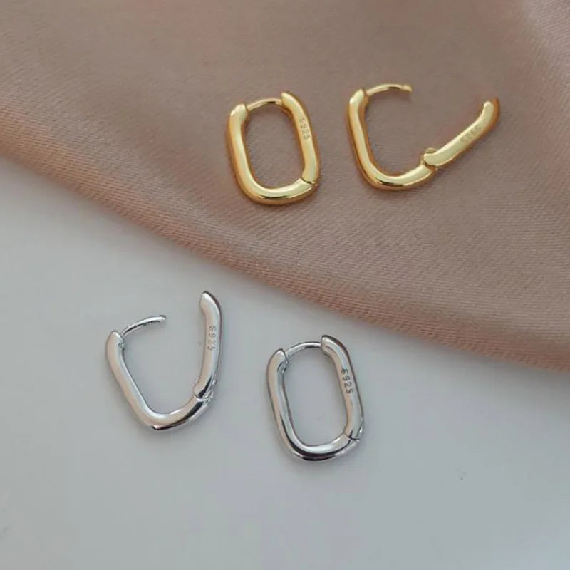 Pendientes de botón circulares en forma de U de plata: joyería vintage geométrica hecha a mano para novias y mujeres.