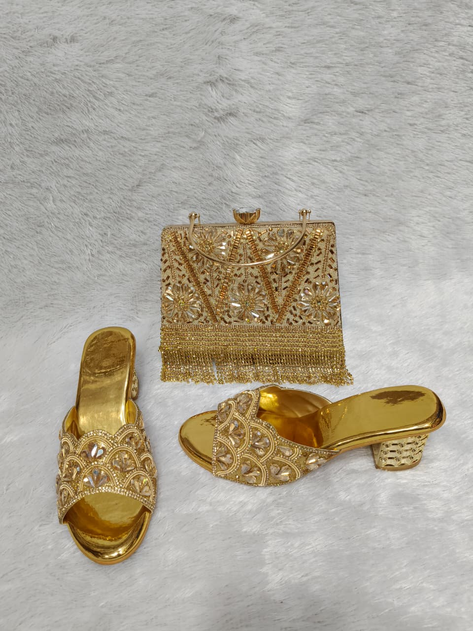 Conjunto de tacón y clutch 0003