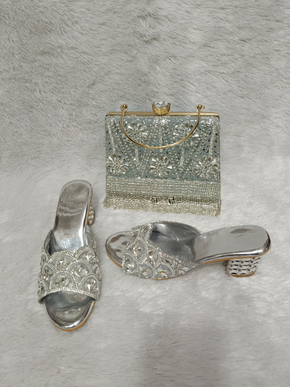 Conjunto de tacón y clutch 0003