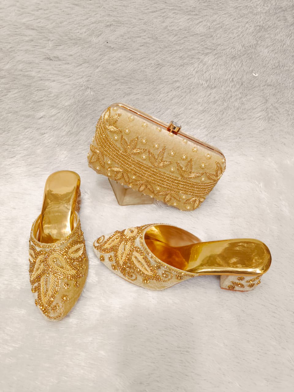 Conjunto de tacón y clutch 0005