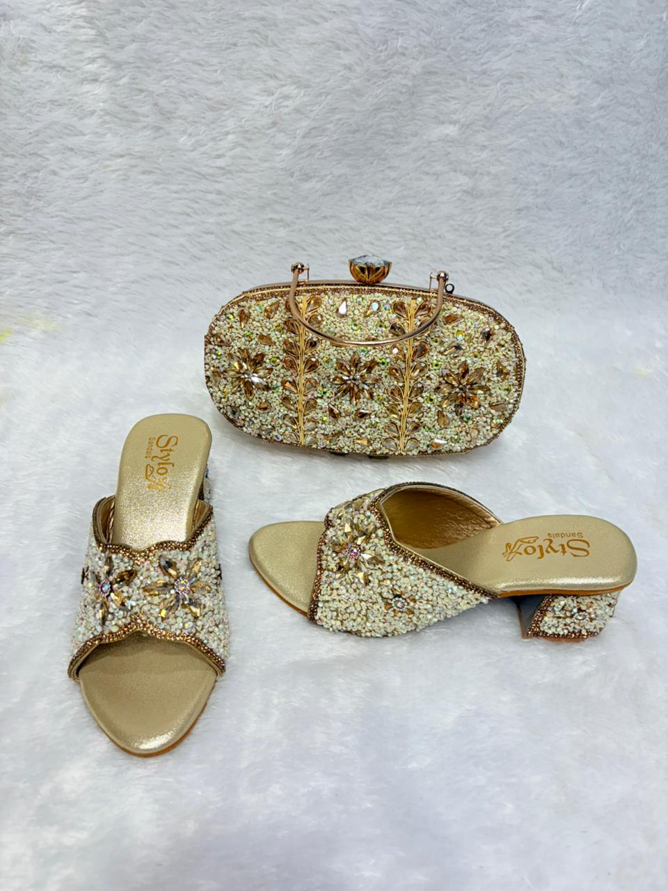Conjunto de tacón y clutch 0006
