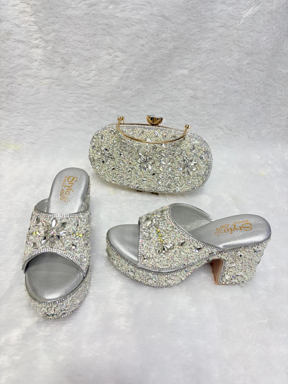 Conjunto de tacón y clutch 0006