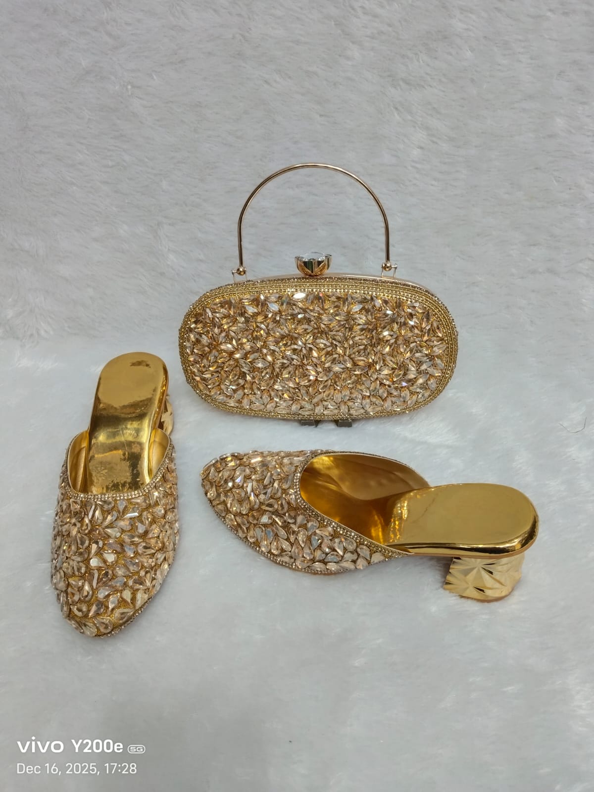 Conjunto de tacón y clutch 0007