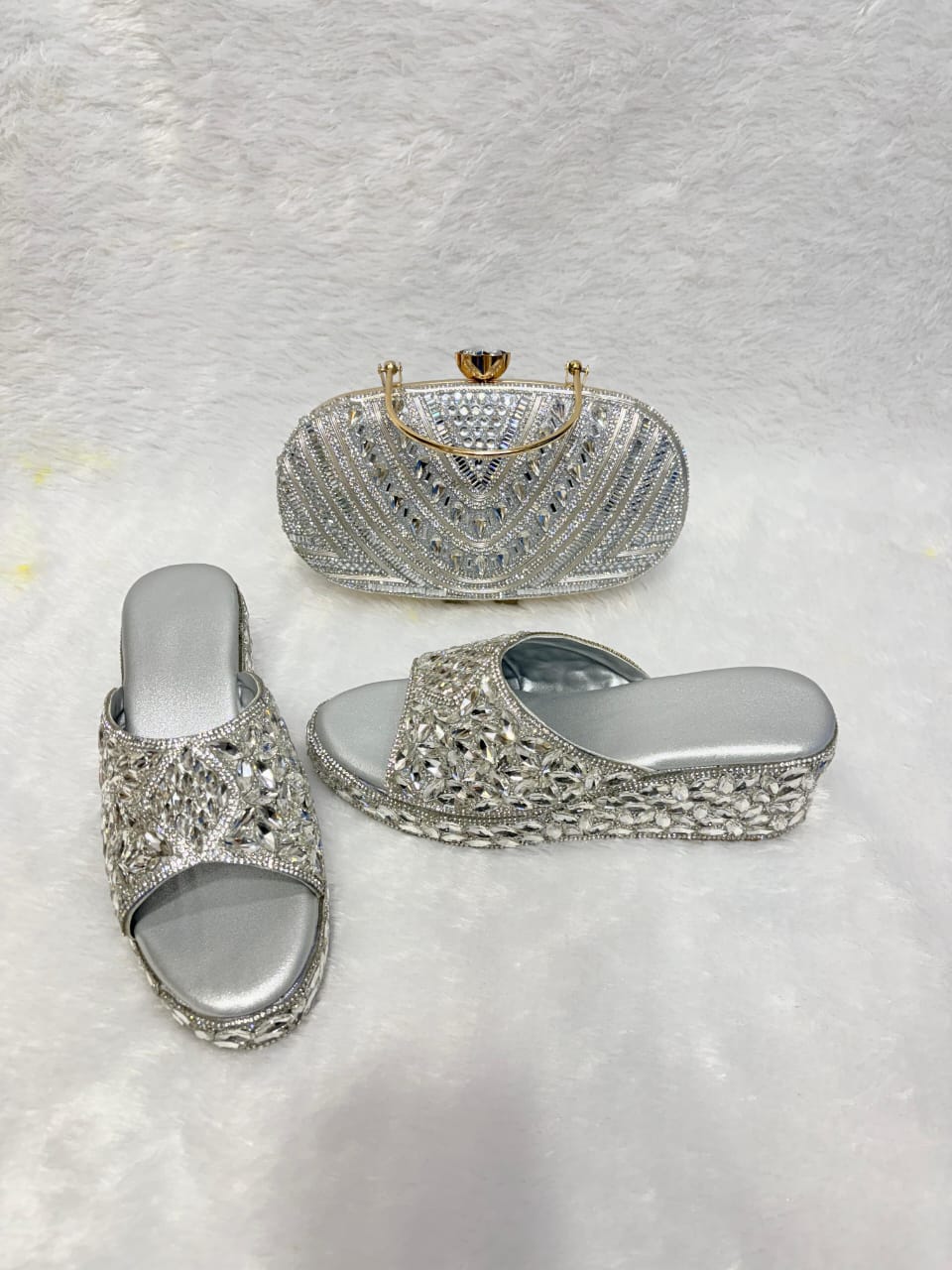 Conjunto de sandalias y bolso de mano 0002