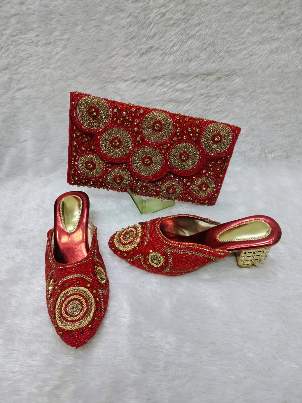 Conjunto de tacón y clutch 0015