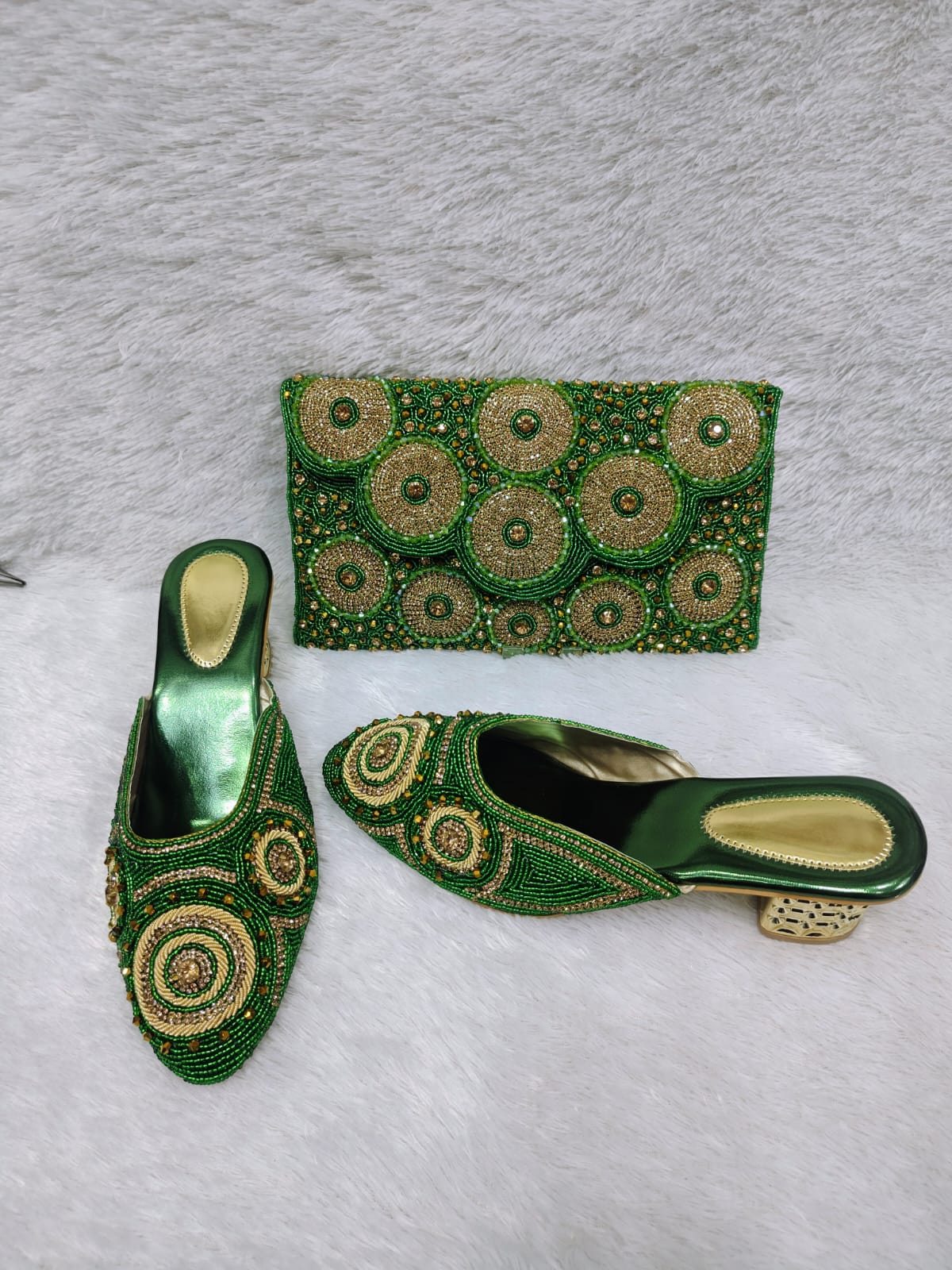 Conjunto de tacón y clutch 0015