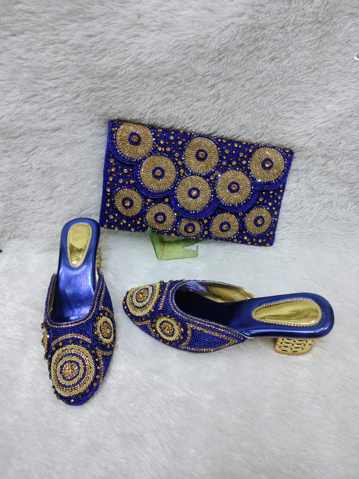 Conjunto de tacón y clutch 0015