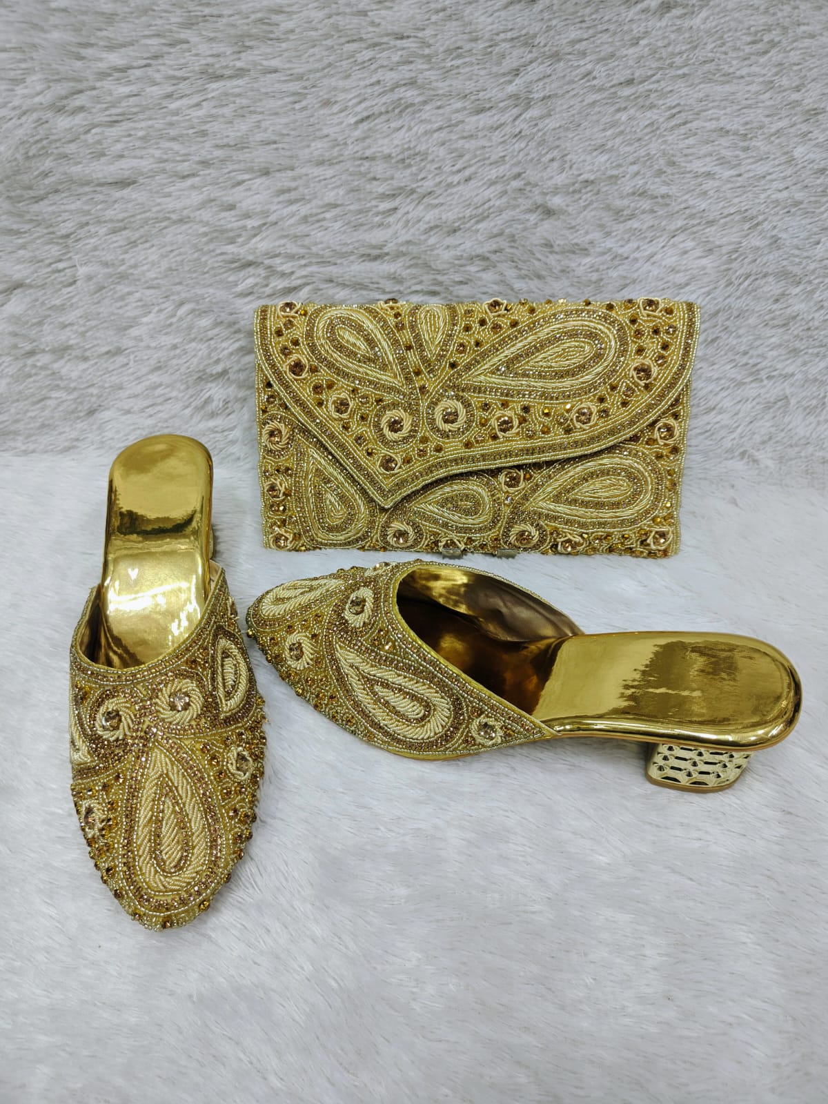 Conjunto de tacón y bolso 0010