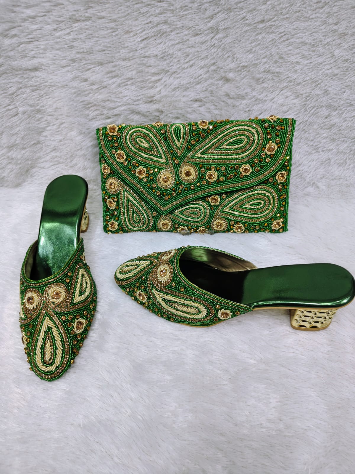 Conjunto de tacón y bolso 0010