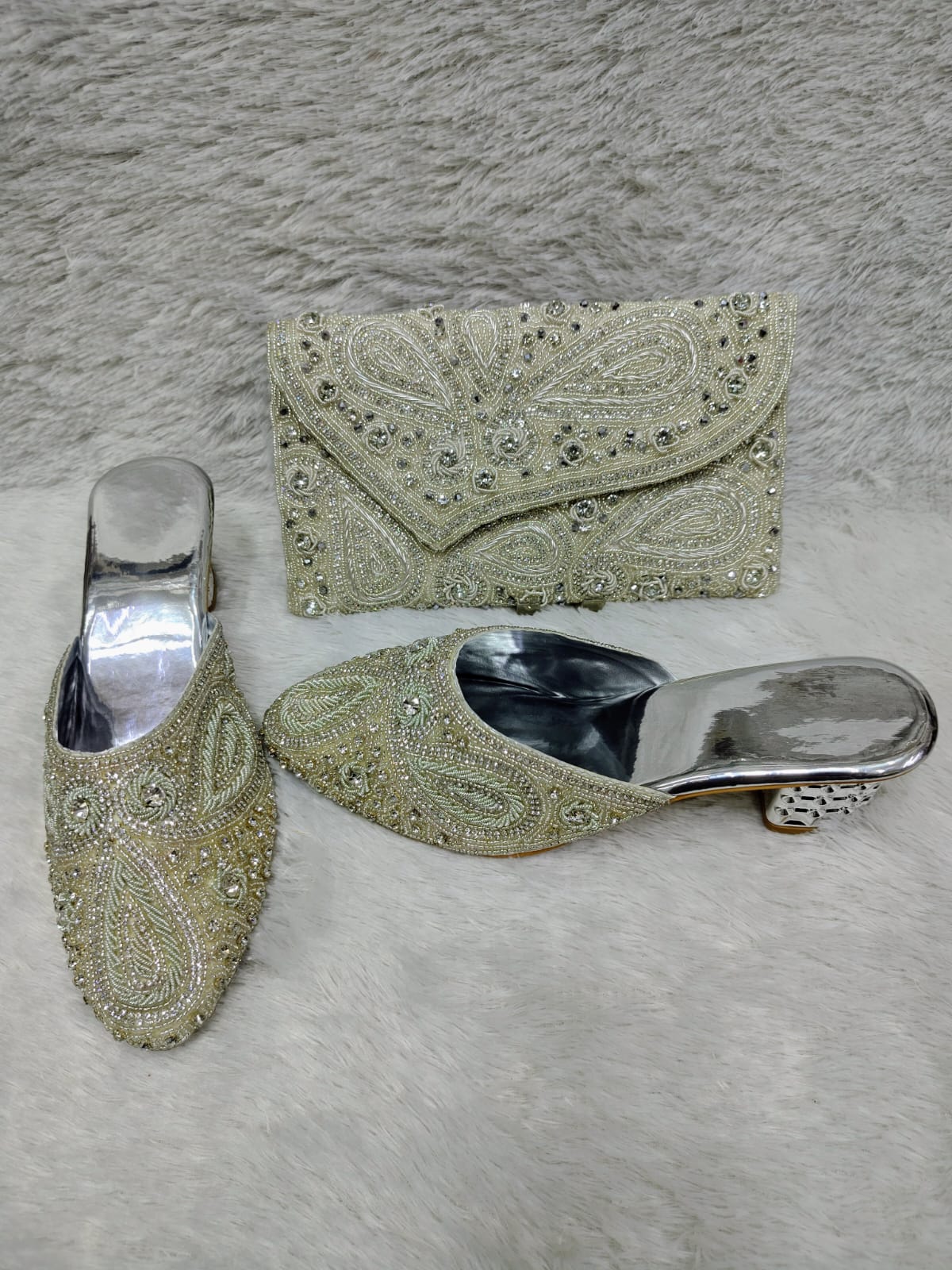 Conjunto de tacón y bolso 0010