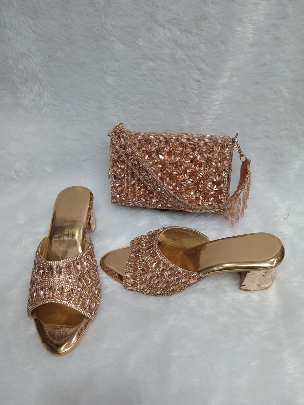 Conjunto de tacón y bolso 0017