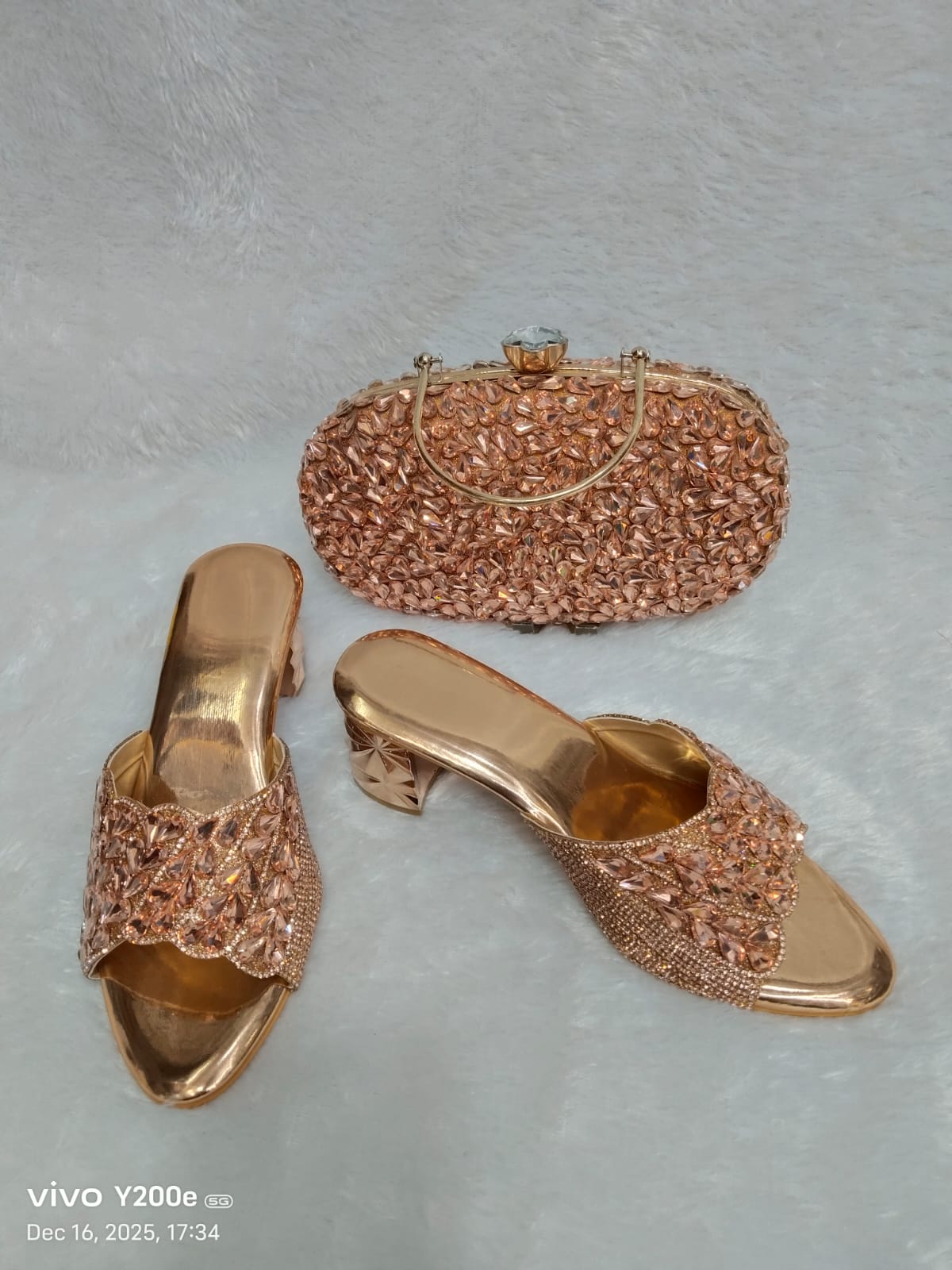 Conjunto de tacón y clutch 0008