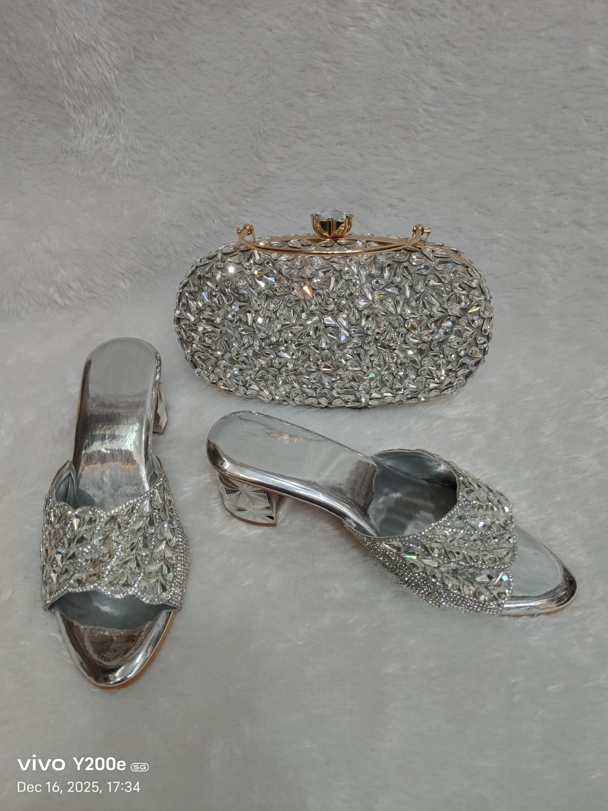 Conjunto de tacón y clutch 0008