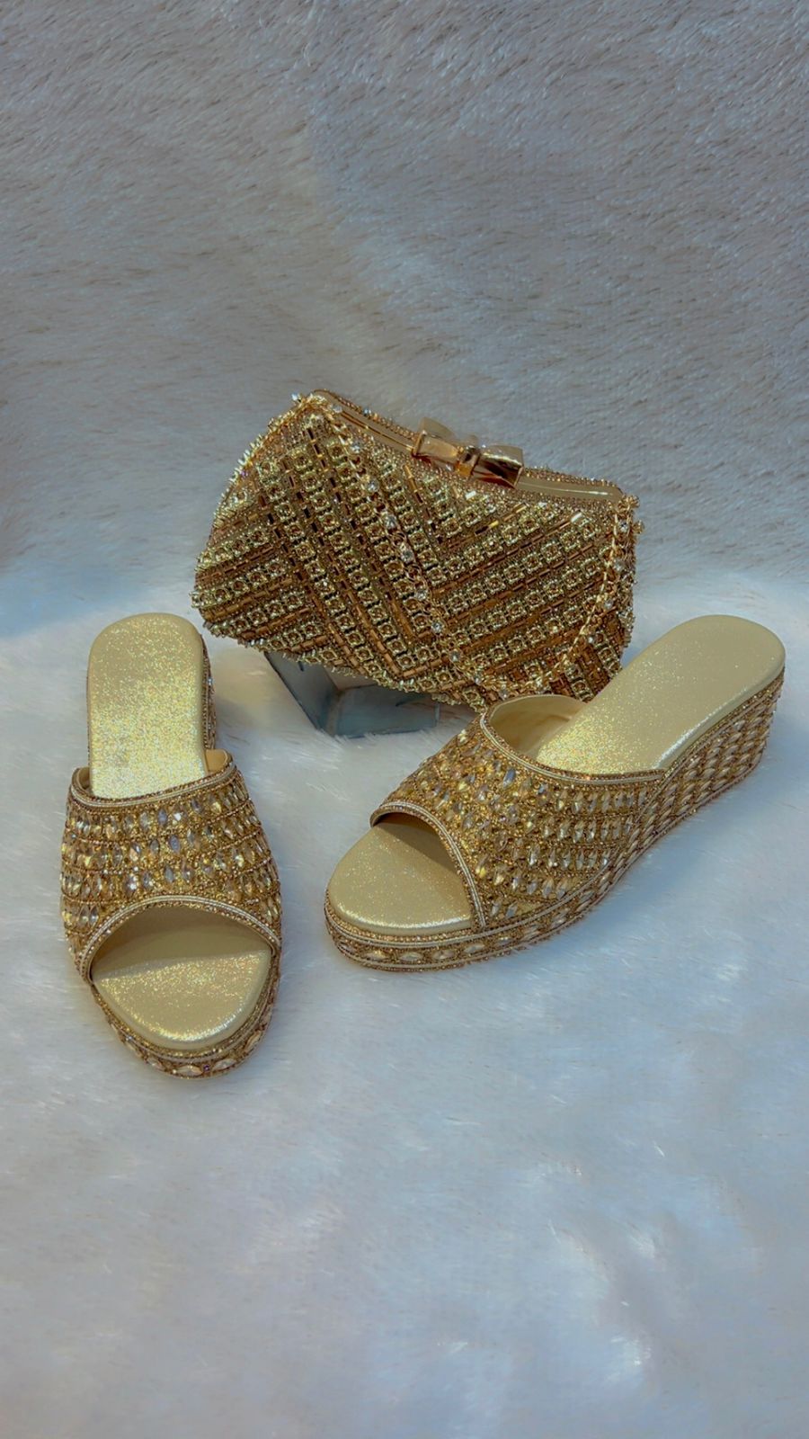 Conjunto de sandalias y bolso de mano 0001