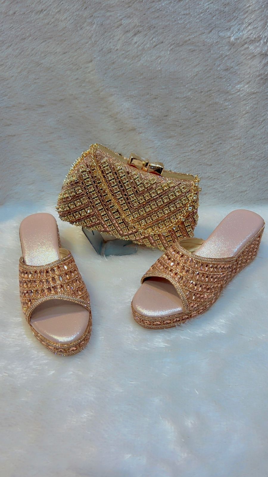 Conjunto de sandalias y bolso de mano 0001