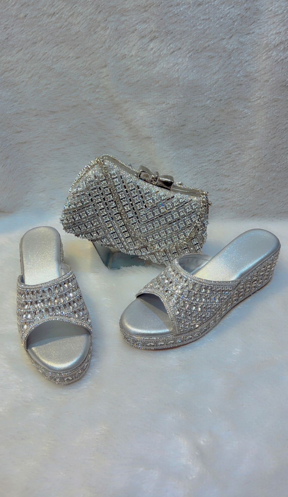 Conjunto de sandalias y bolso de mano 0001