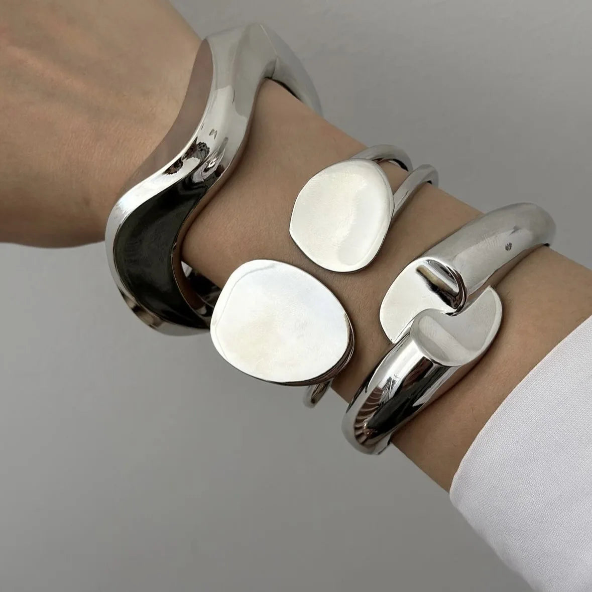 Vintage Chunky Irregular Cuff Bracelet – Gold & Silver Plated Smooth Metal Bangle for Women & Men