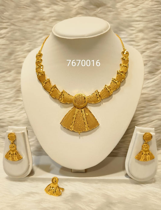Collier 0381