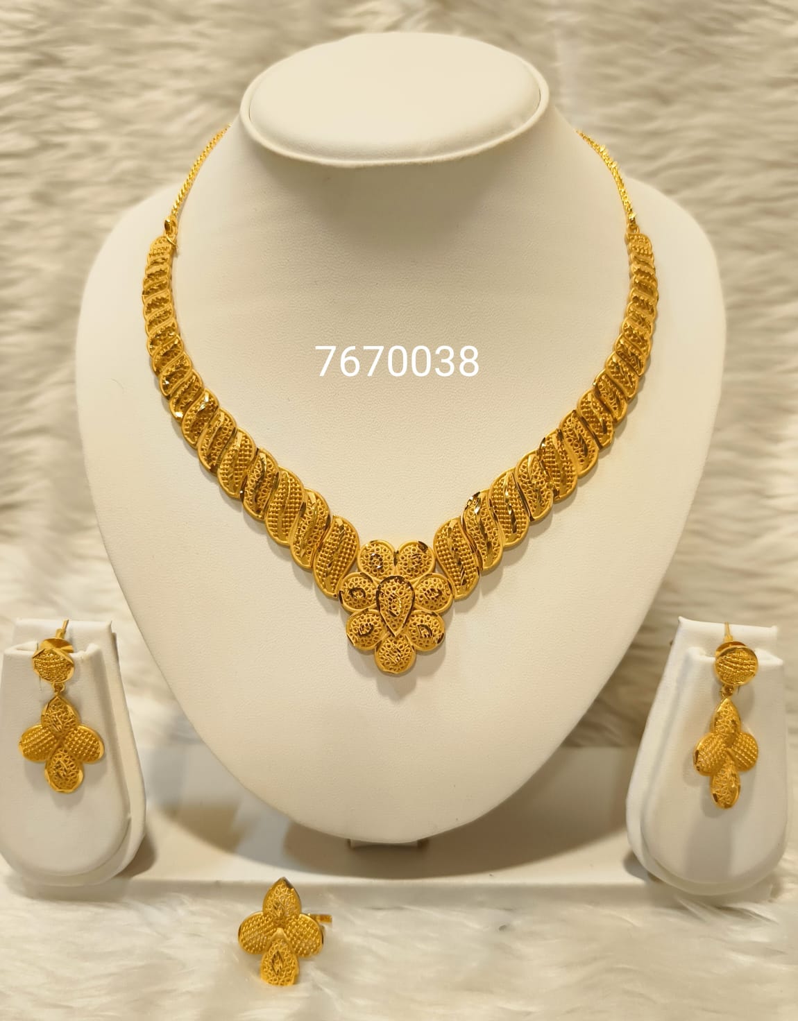 Collar 0390