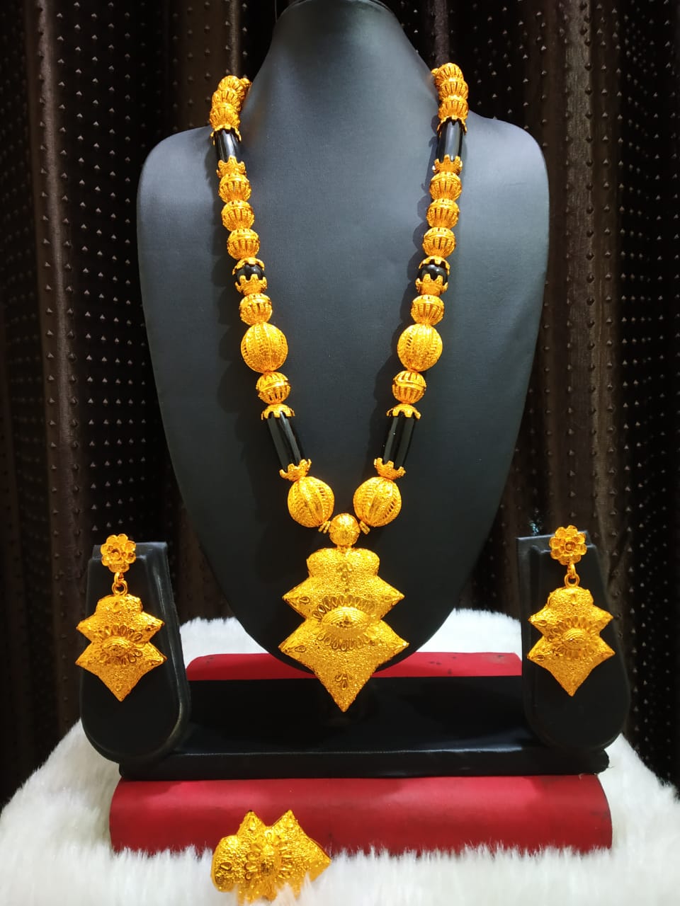 Ngalam Necklace 0001