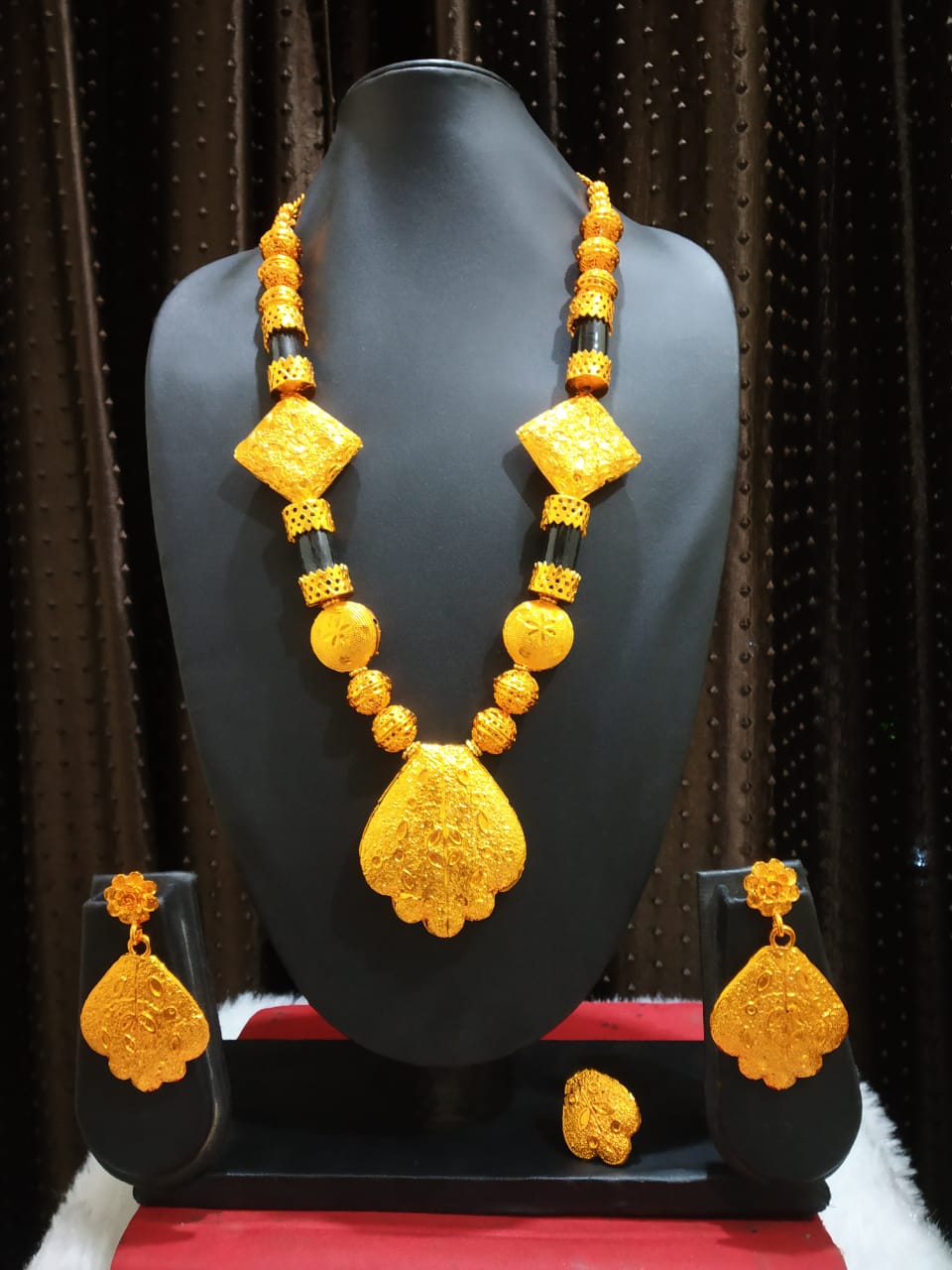 Collar 0235