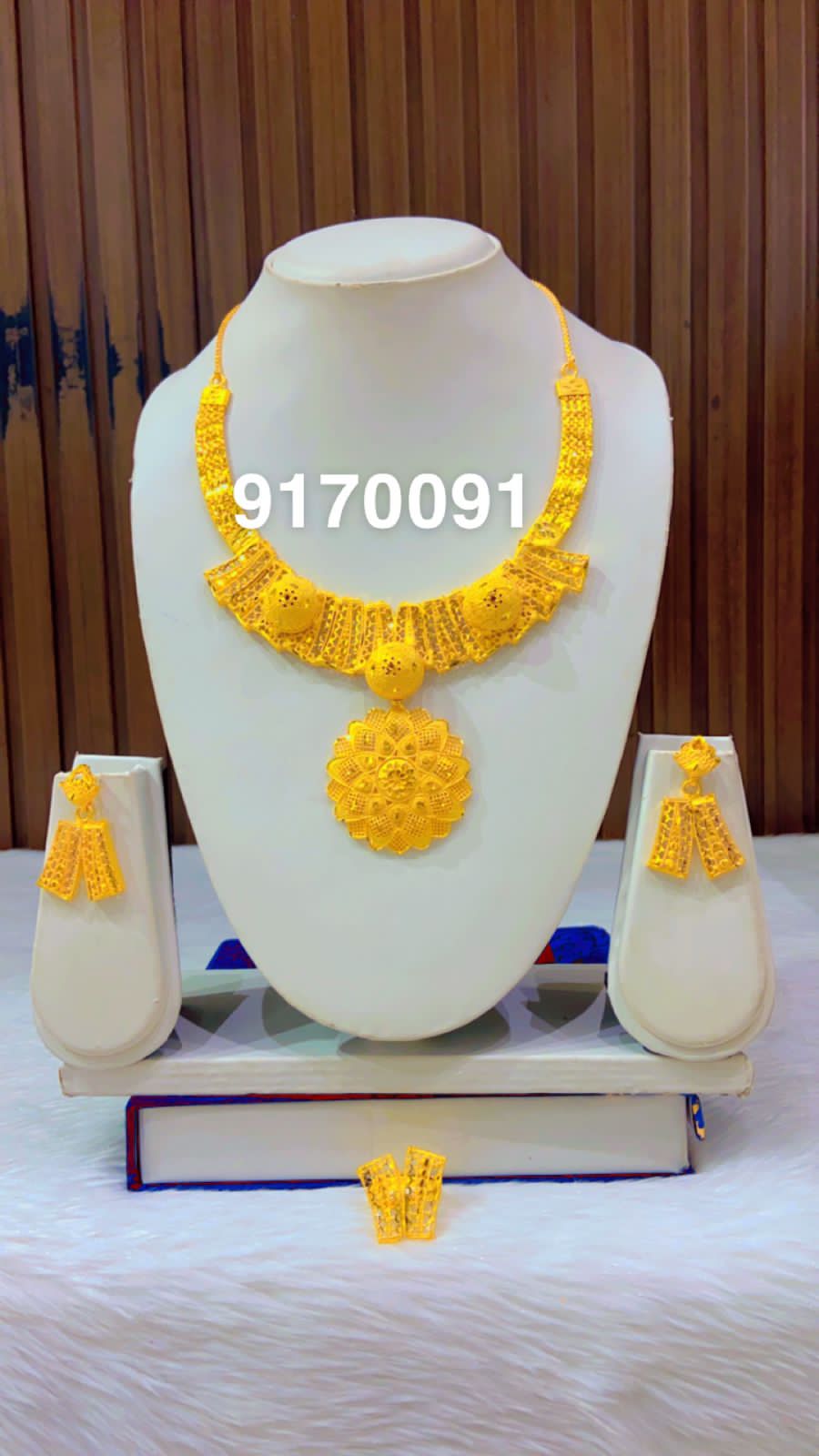 Collar 0185