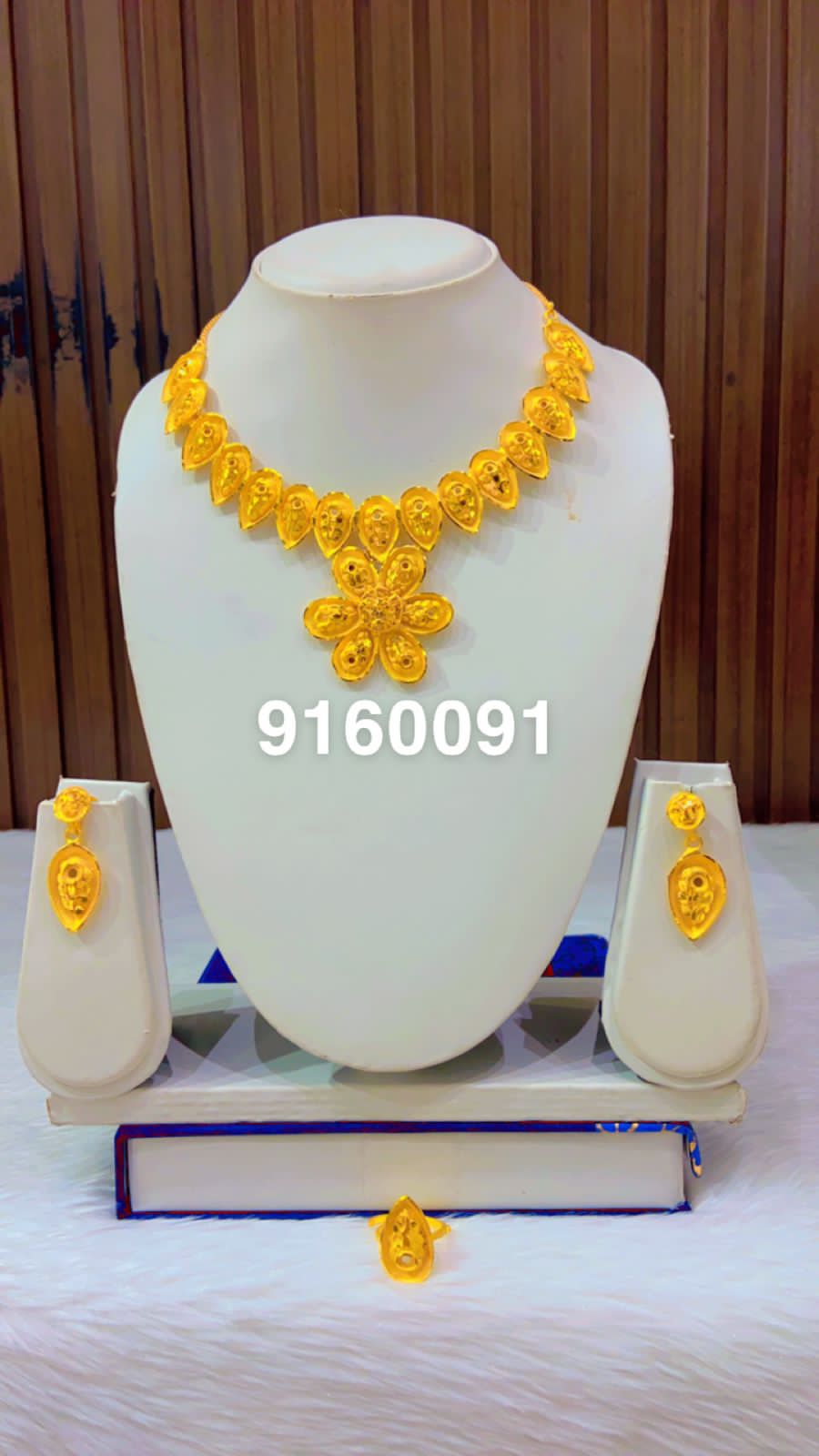 Collar 0174