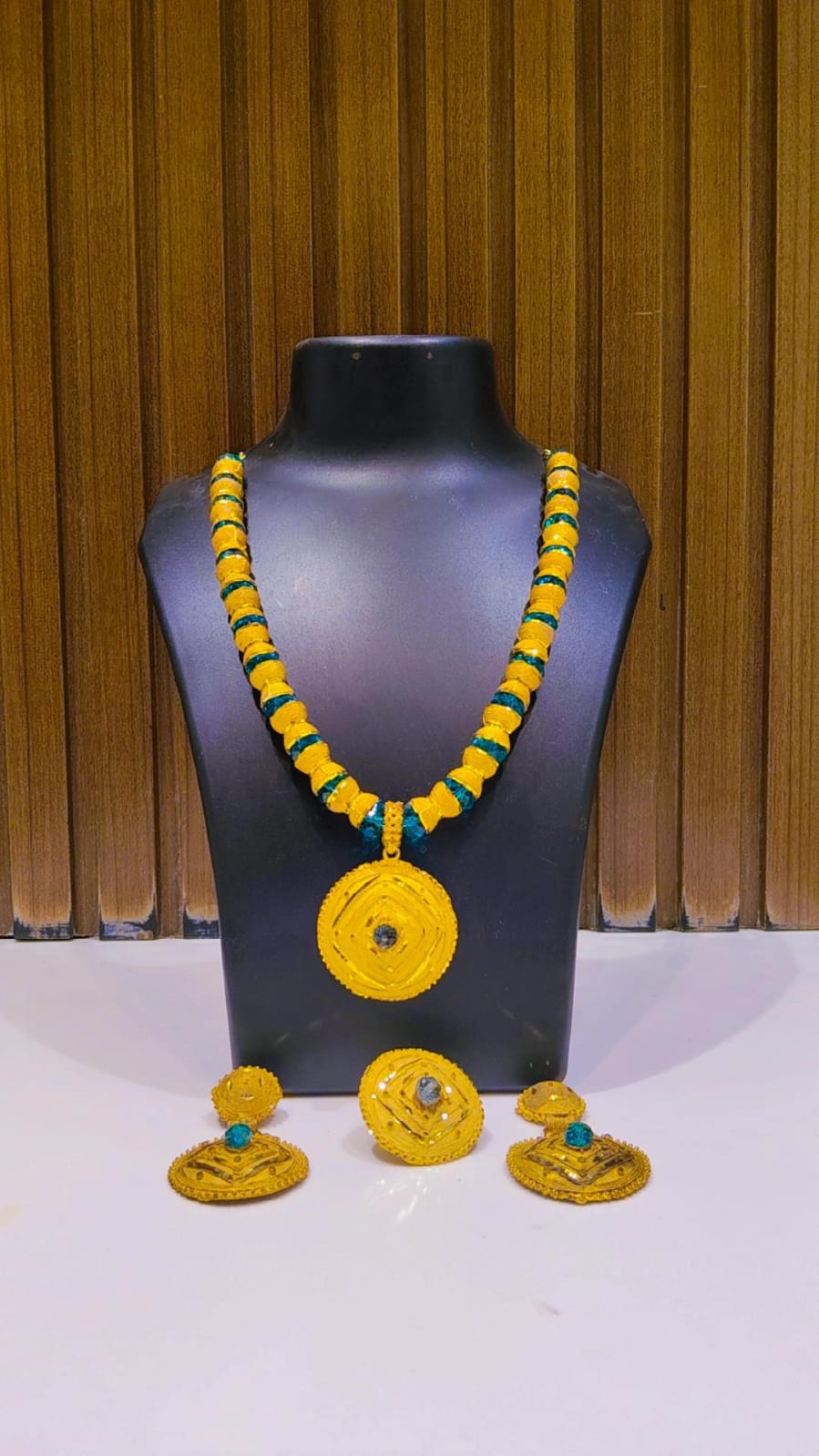 Collar 0565