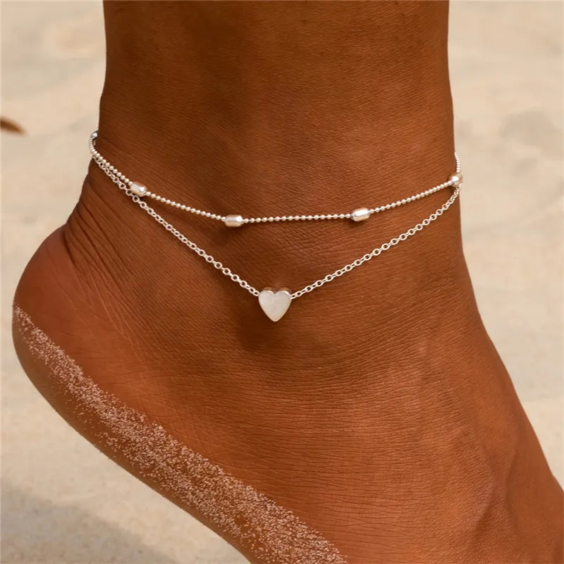Elegant boho anklet with pearls and shell charm – perfect for beach, weddings, and everyday style.