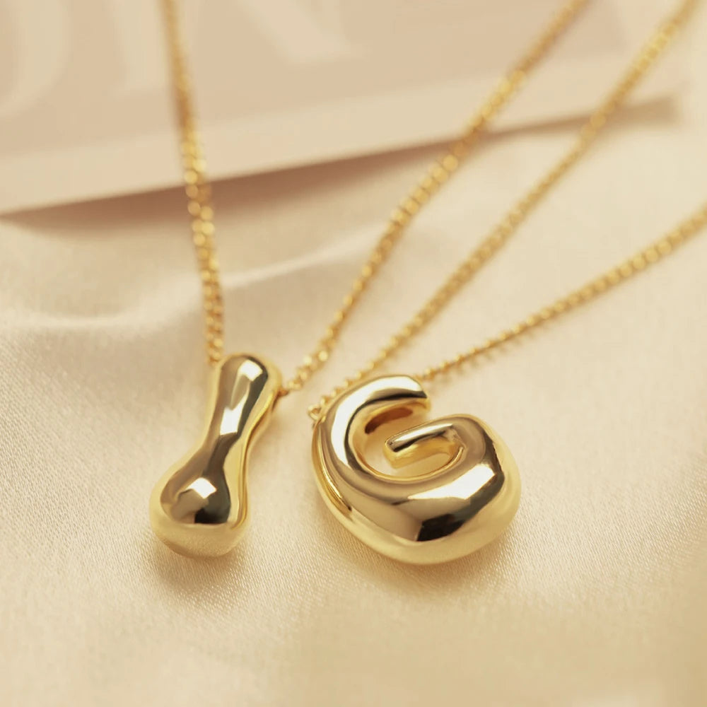 Collier Initiale Doré – Pendentif Lettre Bulle Épaisse en Acier Inoxydable | Bijoux Elariah